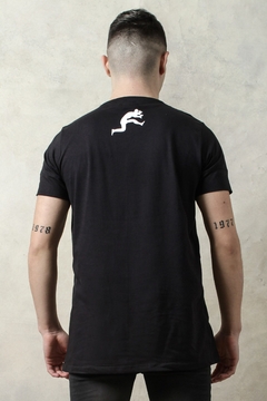 REMERA NO END LOGO ESPALDA (43293) - No End MAYORISTA