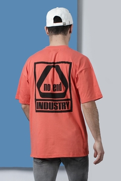 REMERA OVER OVER INDUSTRY (41255) - No End MAYORISTA