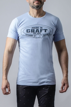 REMERA PRIDE IN CRAFT (39258) - tienda online