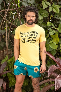 REMERA NATURE REIGNS HERE,THATS A BIG PART OF THIS PARADISE (37202) - tienda online