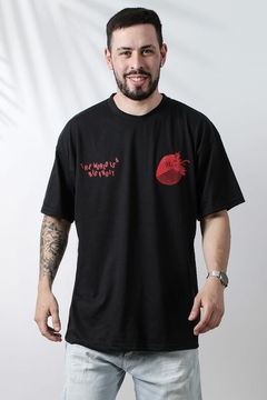 REMERA OVER OVER THE WORLD IS A BIG FRUIT (41271) - tienda online