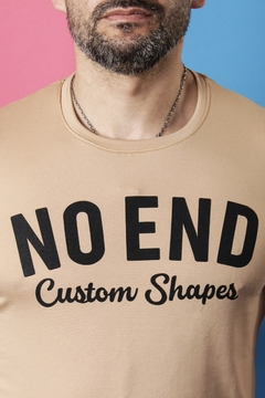 REMERA CUSTOM SHAPES (39201) - No End MAYORISTA