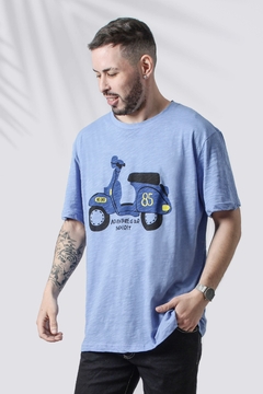 REMERA OVER ADVENTURE IS OUR SPIRIT (41263) - tienda online