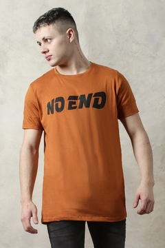 REMERA NO END LOGO ESPALDA (43293)