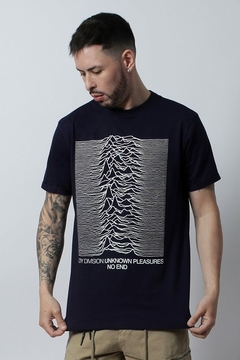 REMERA JOY DIVISION MUSCLE FIT (43235) en internet