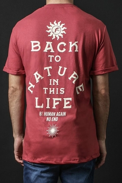 REMERA BACK TO NATURE IN THIS LIFE OVERSIZE (40216) - comprar online