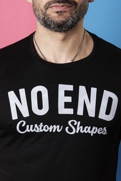 REMERA CUSTOM SHAPES (39201) - No End MAYORISTA