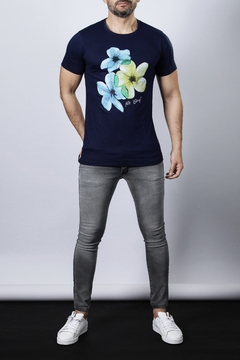 REMERA FLOWERS XRAY (39224) - comprar online