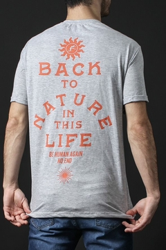 REMERA BACK TO NATURE IN THIS LIFE OVERSIZE (40216)