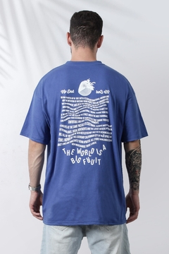 REMERA OVER OVER THE WORLD IS A BIG FRUIT (41271) - No End MAYORISTA