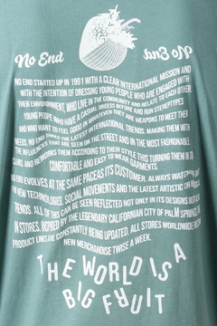 REMERA OVER OVER THE WORLD IS A BIG FRUIT (41271) - No End MAYORISTA