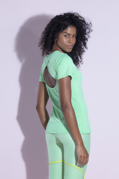 Camisa Feminina Disruptive Verde Menta - comprar online