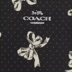 *PREORDEN* Coach Heart Crossbody Bag In Signature Canvas Black - comprar en línea