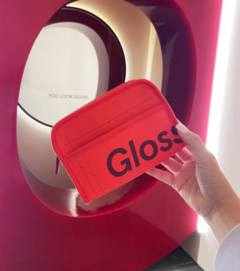 *PREORDEN* Glossier Atlanta Mini Beauty Bag - comprar en línea