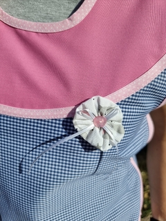 Jardinero tres broches, con canesú rosa. Osita reina rosa - Guardapolvos MM