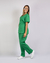 Conjunto Scrub Oxford Feminino Personalizado IDEAU - Verde Bandeira - Bini Vet - Vestuário Profissional Veterinário