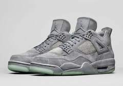 J0RDAN RETRO 4 KAWS