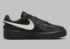 NIKE AIR FORCE AMBUSH BLACK en internet