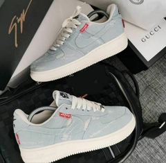 NIKE AIR FORCE LEVIS en internet