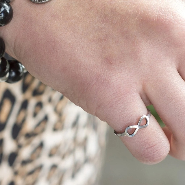Anillo infinito acero quirurgico sale
