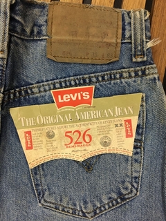 calça levis vintage 526 na internet