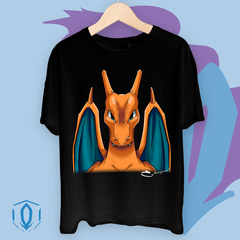 Remera Charizard Face Negra