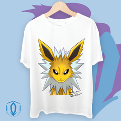 Remera Oversize Jolteon Face Blanca