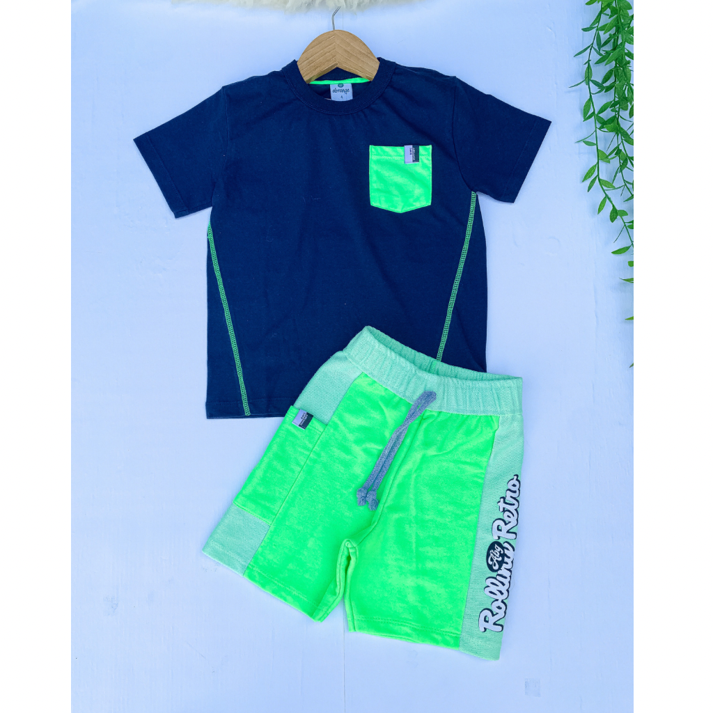 Conjunto com Camiseta Azul Marinho E Verde Neon E Short em Moletom Abrange