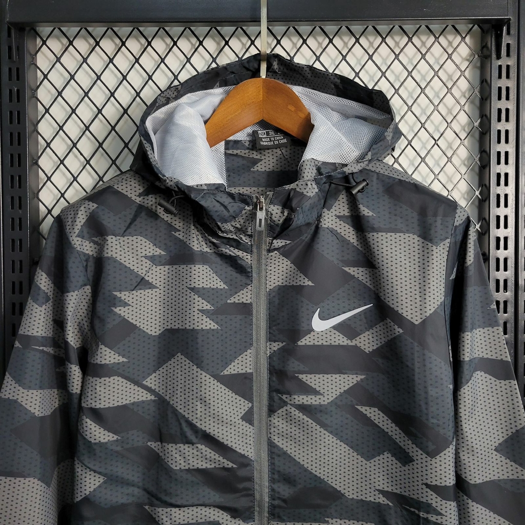 Adquira a Nova Jaqueta Corta Vento Nike Camuflada