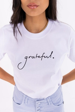 T-Shirt Grateful - Branca - comprar online