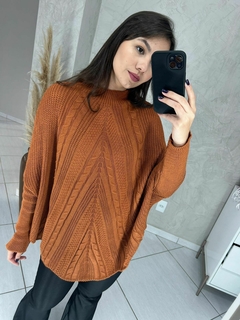 Poncho tricô desenhado - marrom - comprar online