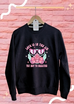 Sudadera Mascara Love is in the air San Valentin en internet