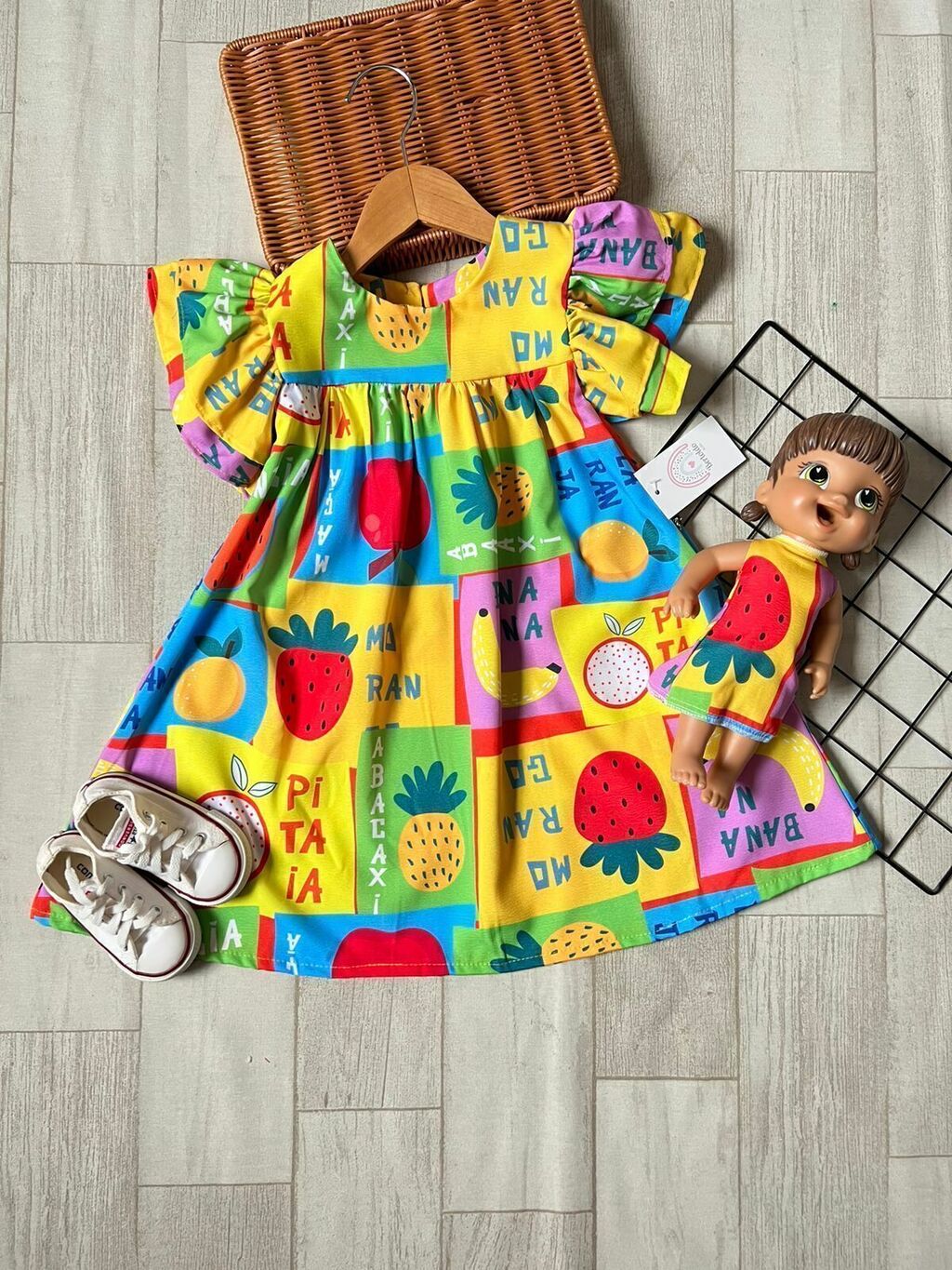 Roupa para Boneca de Pano estampa floral - Vestido em Promoção na