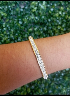 Bracelete cravejado em Zircônias -Aço Inoxidável Dourado na internet