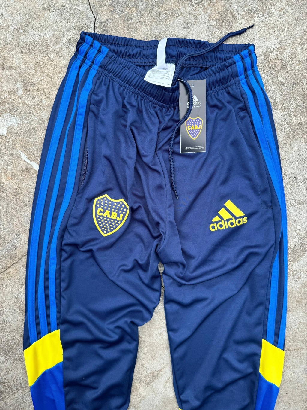 Chupin de boca escudo bordado C2670