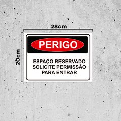 Placa de Sinalização Perigo Espaço Reservado Permissão na internet