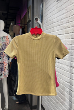 Remera Cuello Alto Wafle - YT41502 - comprar online