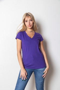 Remera Escote V Lisa - TM8130