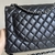 CHANEL Bolsa Maxi Preta - Mega do Luxo