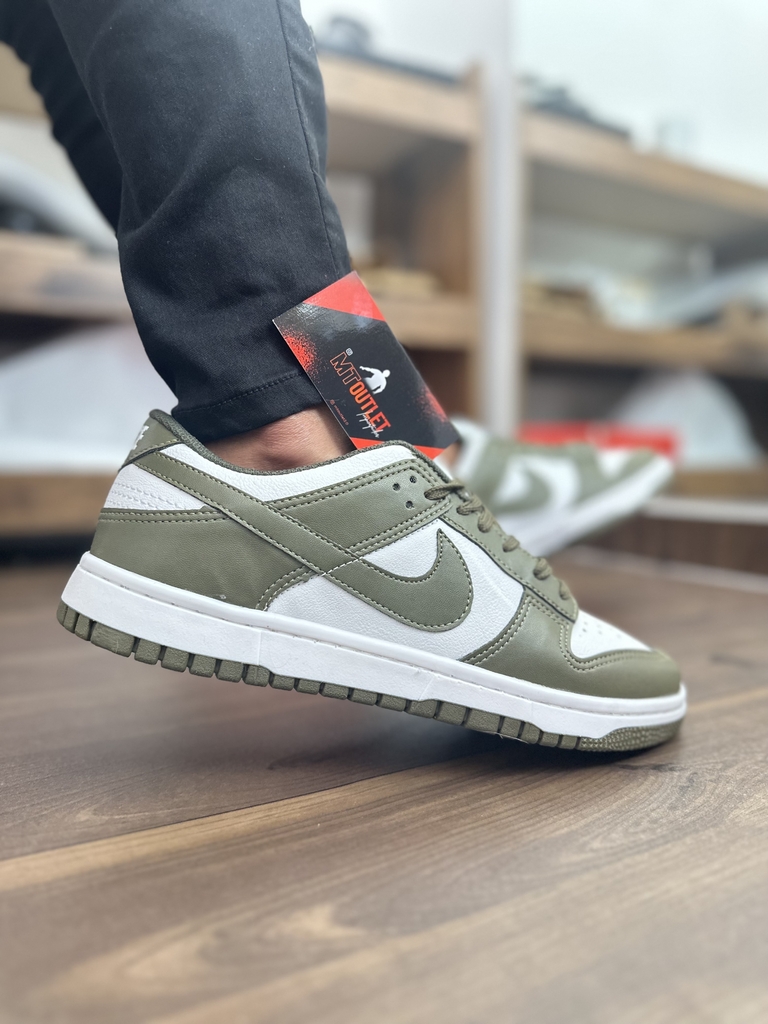 NIKE DUNK LOW Verde Militar
