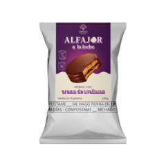 Alfajor de crema de avellanas con cobertura de chocolate a la leche de coco