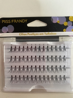 Cílios Postiços em Tufinhos - Miss Frandy