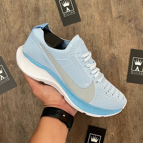 T nis Nike React II