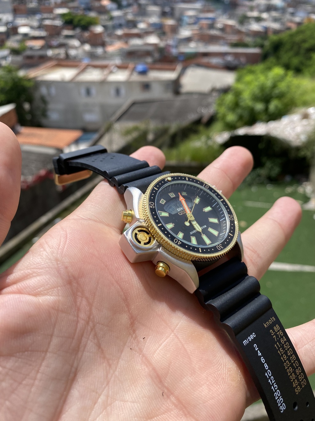 Citizen Aqualand Jp 2000 ouro x prata 100 a prova d agua