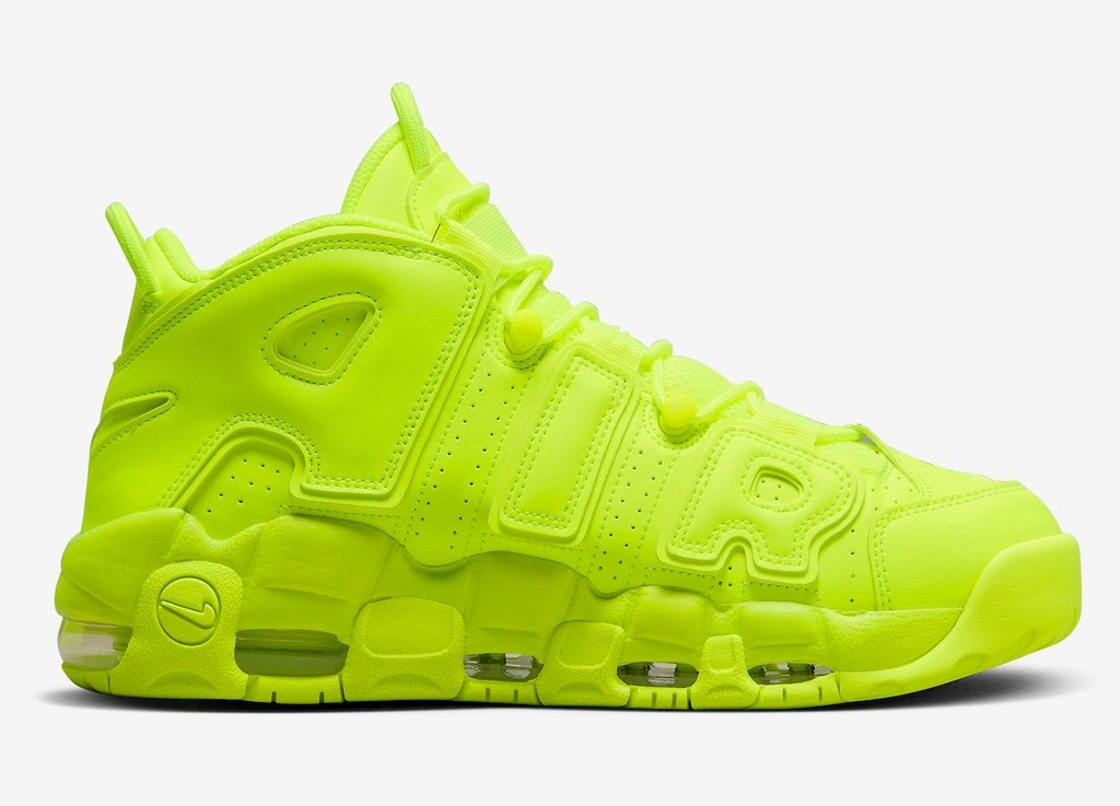 Nike more sales uptempo volt