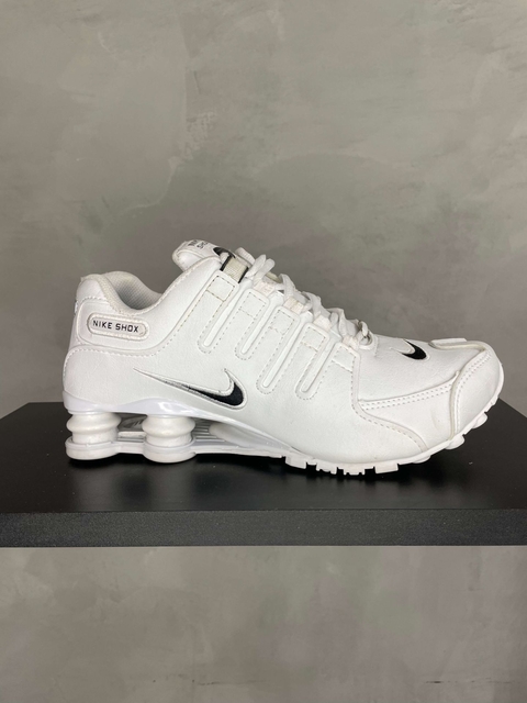Nike shox cheap rivalry beige