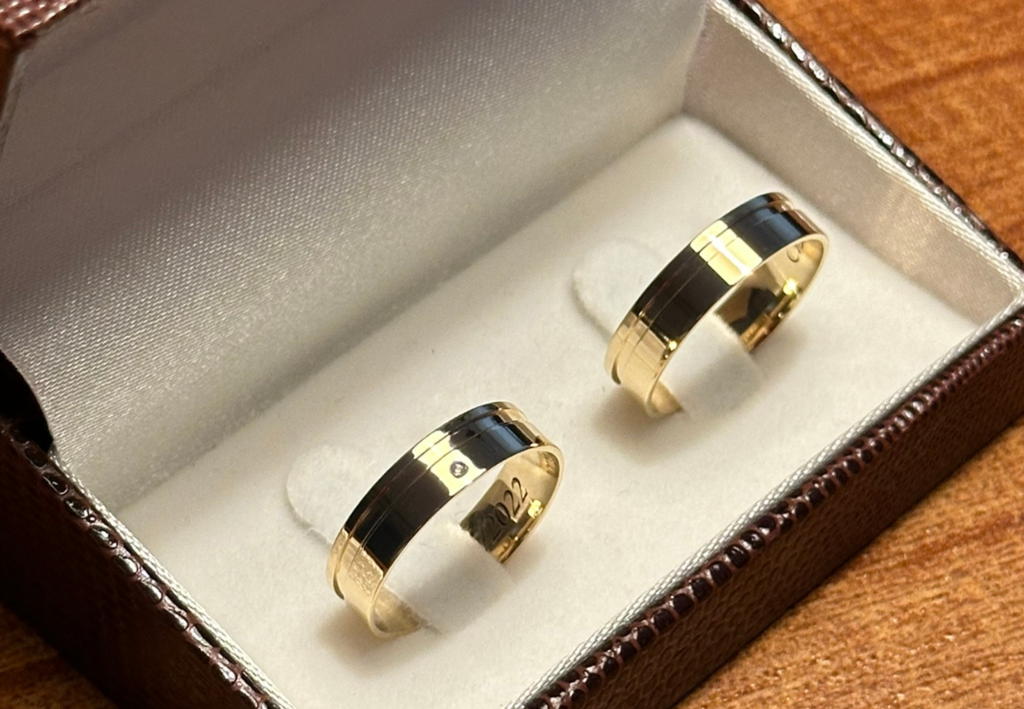 Alianças de Casamento: Eternize Seu Amor Com a Lunna Gold