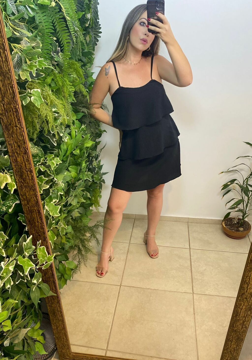 Vestido curto Ana 3 babados preto de al a fina