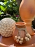 Composição em cerâmica - Bola de Flores, Pinha e Vaso com Volar de Bolinhas