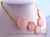 Maxxi Colar 5 Pedra Natural Cristal Rosa Cabochão Dourado